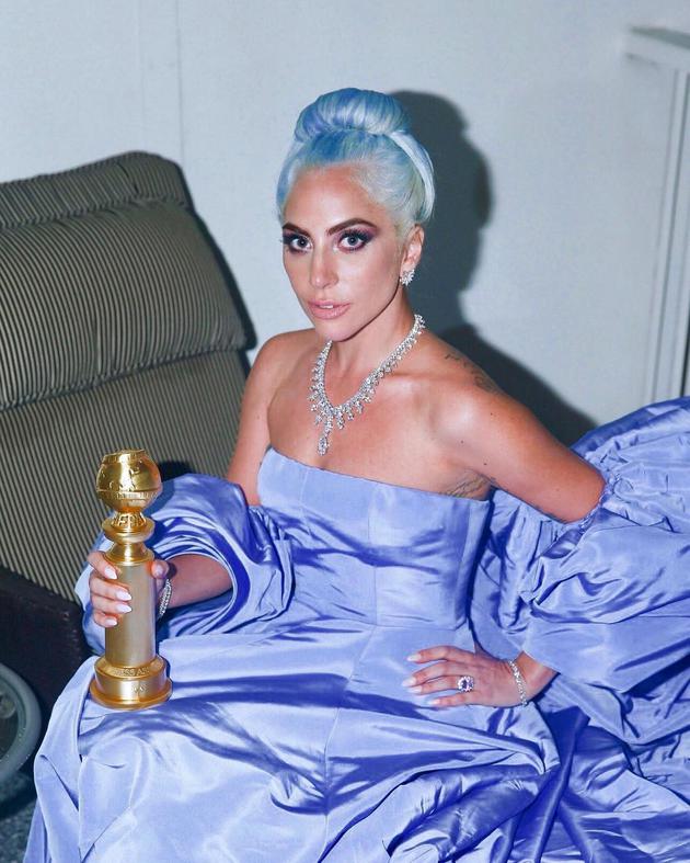 Lady Gaga颁奖礼礼服被女佣拍卖